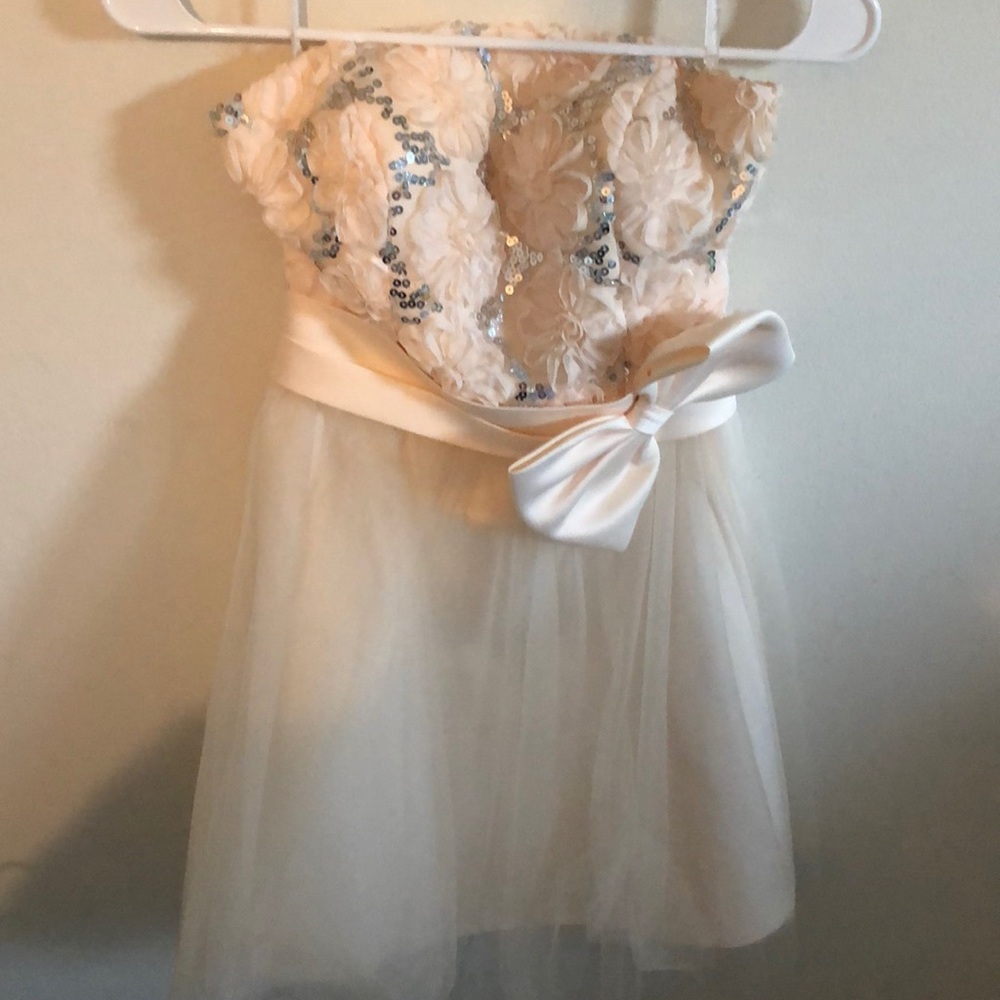 Cream strapless party dress
